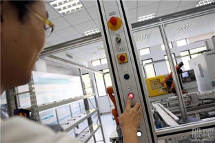 智造未來 國內(nèi)首個工業(yè)4.0智能工廠實驗室的崛起與機器人革命